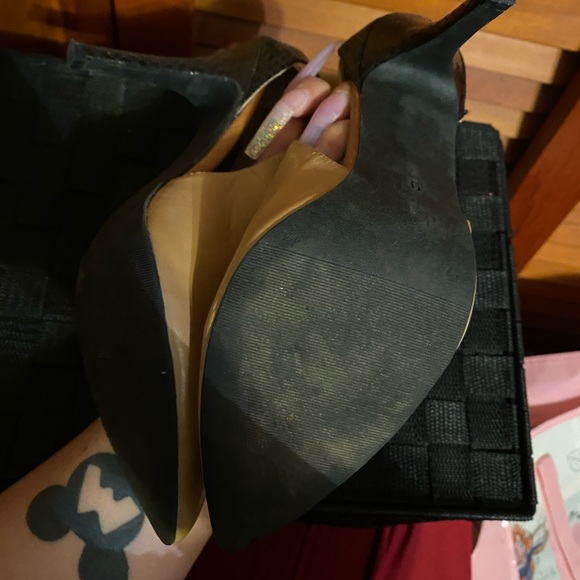 Heels - Picture 6 of 9